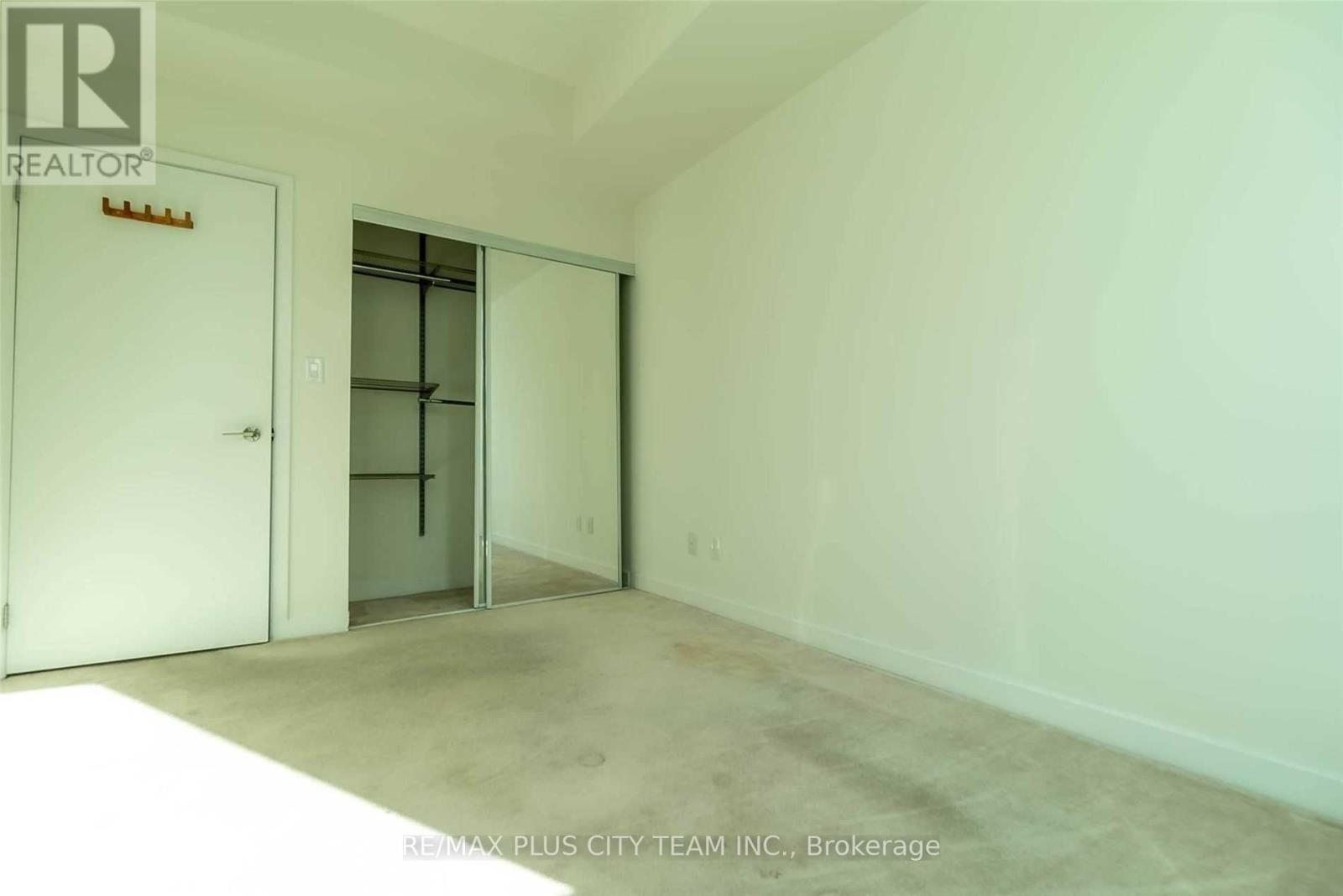307 - 18 Harbour Street, Toronto, Ontario  M5J 2Z6 - Photo 14 - C12438471