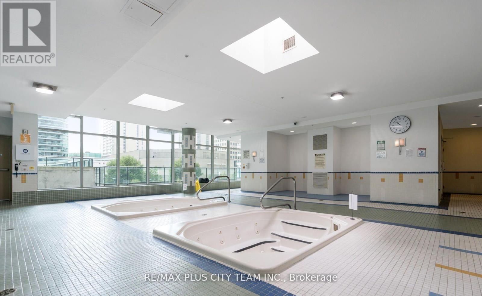307 - 18 Harbour Street, Toronto, Ontario  M5J 2Z6 - Photo 20 - C12438471