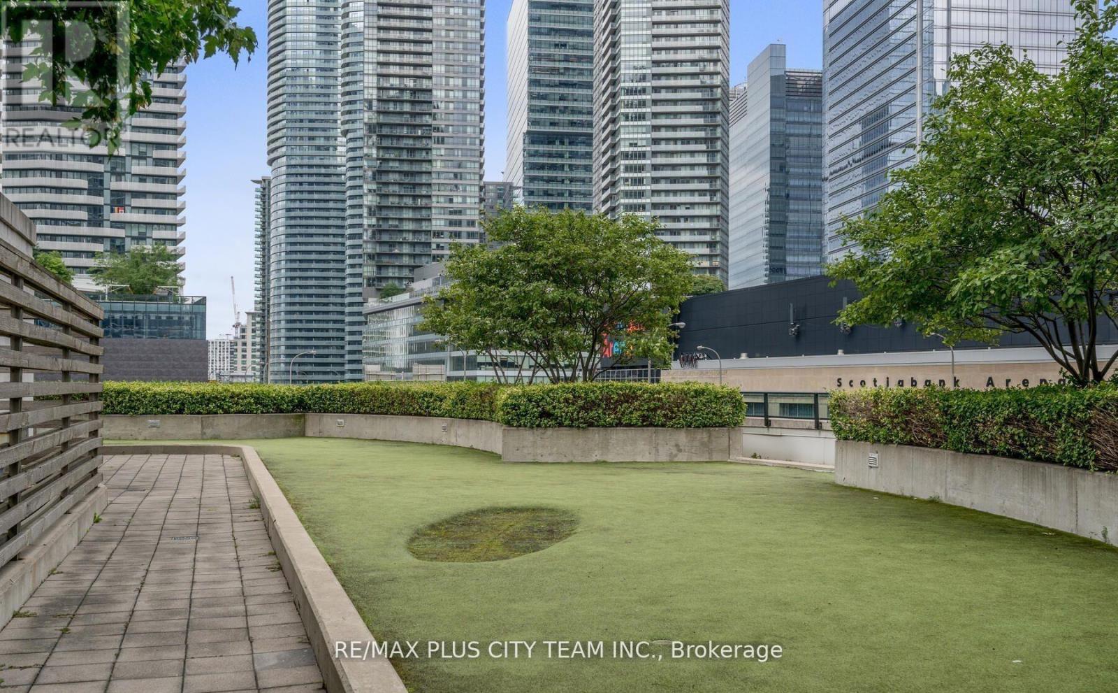 307 - 18 Harbour Street, Toronto, Ontario  M5J 2Z6 - Photo 22 - C12438471