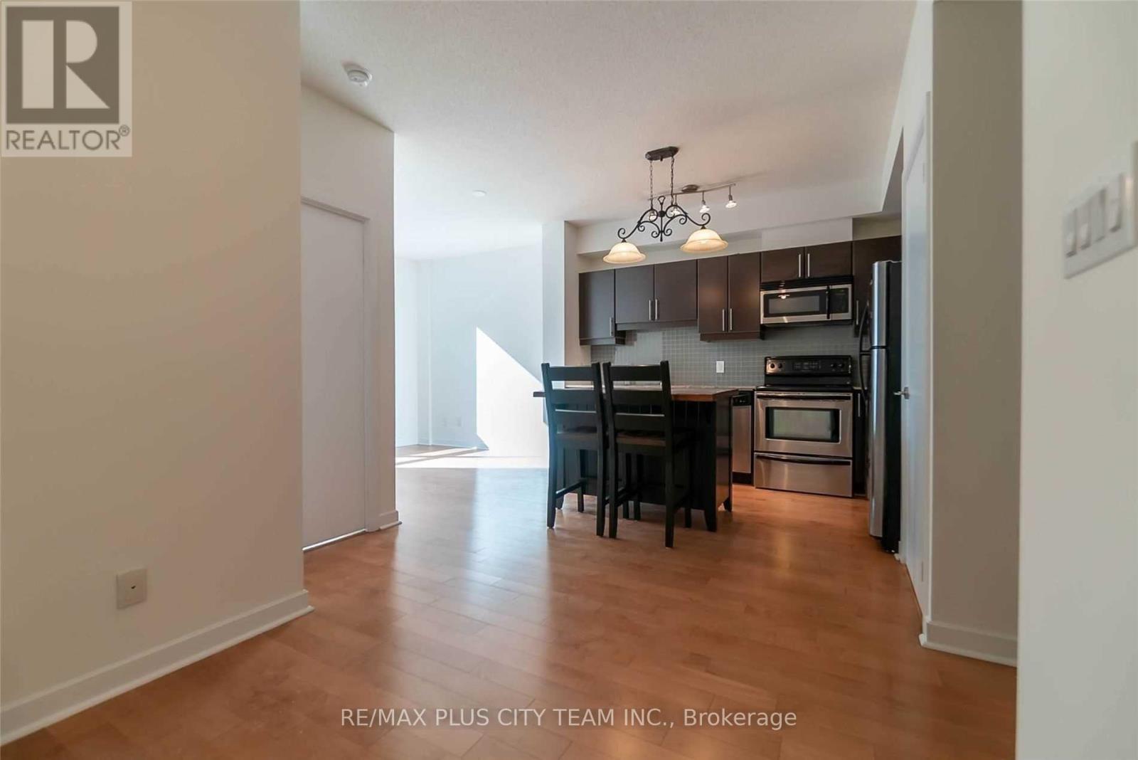 307 - 18 Harbour Street, Toronto, Ontario  M5J 2Z6 - Photo 6 - C12438471