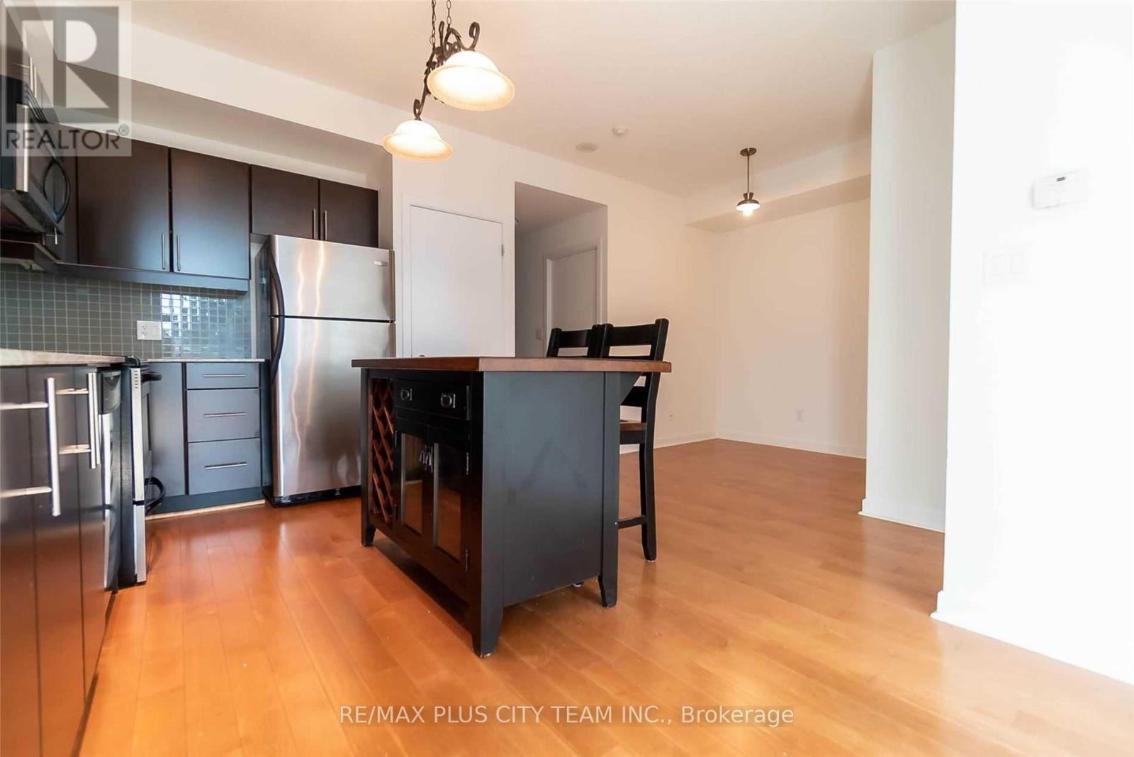 307 - 18 Harbour Street, Toronto, Ontario  M5J 2Z6 - Photo 7 - C12438471