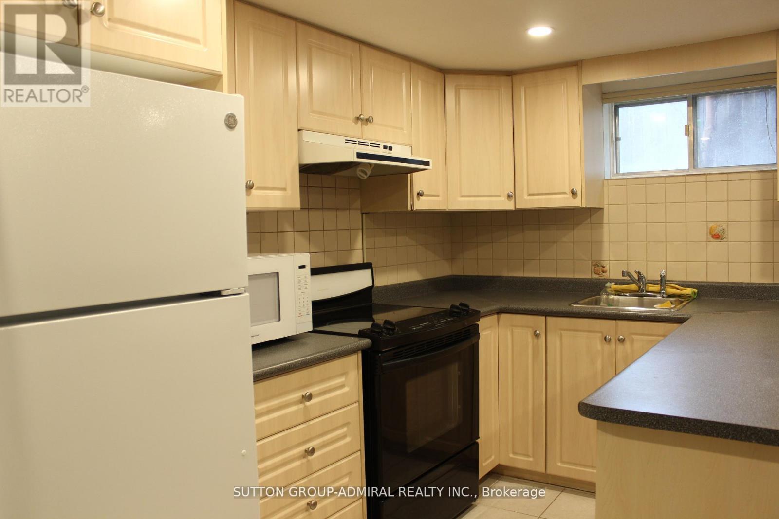 Bsmnt 2 - 5 Pennard Court, Toronto, Ontario  M3R 2V8 - Photo 4 - C12438472