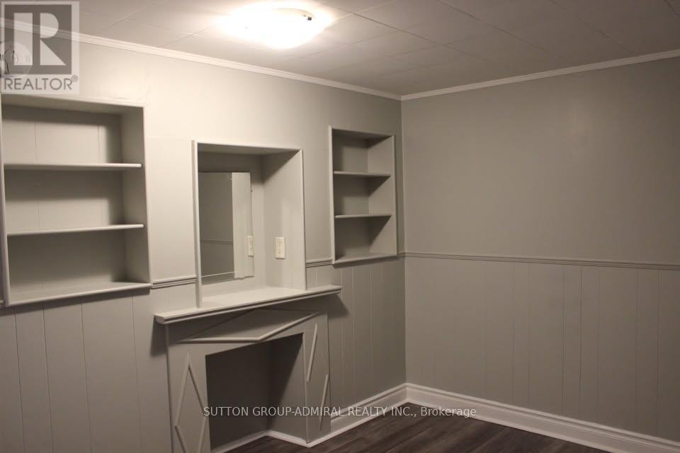 Bsmnt 2 - 5 Pennard Court, Toronto, Ontario  M3R 2V8 - Photo 8 - C12438472