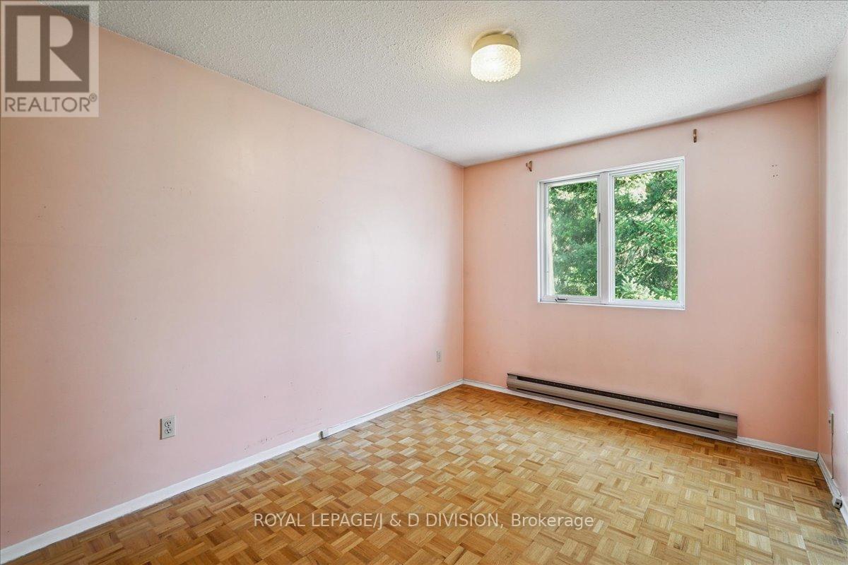 531 Soudan Avenue, Toronto, Ontario  M4S 1X1 - Photo 12 - C12438481