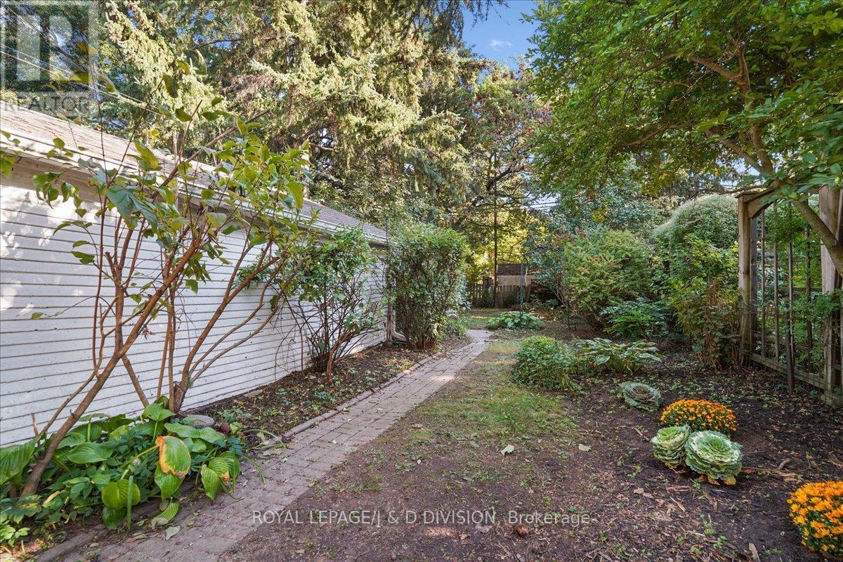 531 Soudan Avenue, Toronto, Ontario  M4S 1X1 - Photo 16 - C12438481