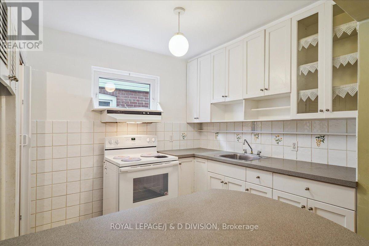 531 Soudan Avenue, Toronto, Ontario  M4S 1X1 - Photo 5 - C12438481