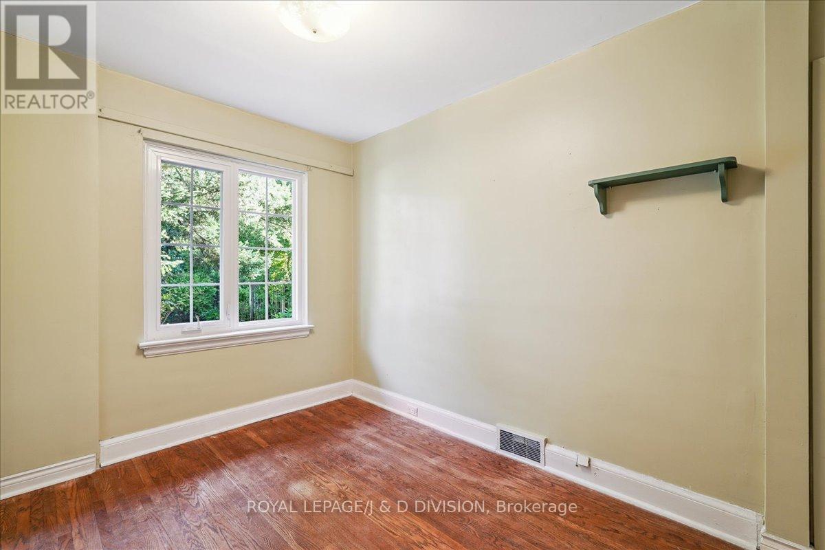 531 Soudan Avenue, Toronto, Ontario  M4S 1X1 - Photo 8 - C12438481
