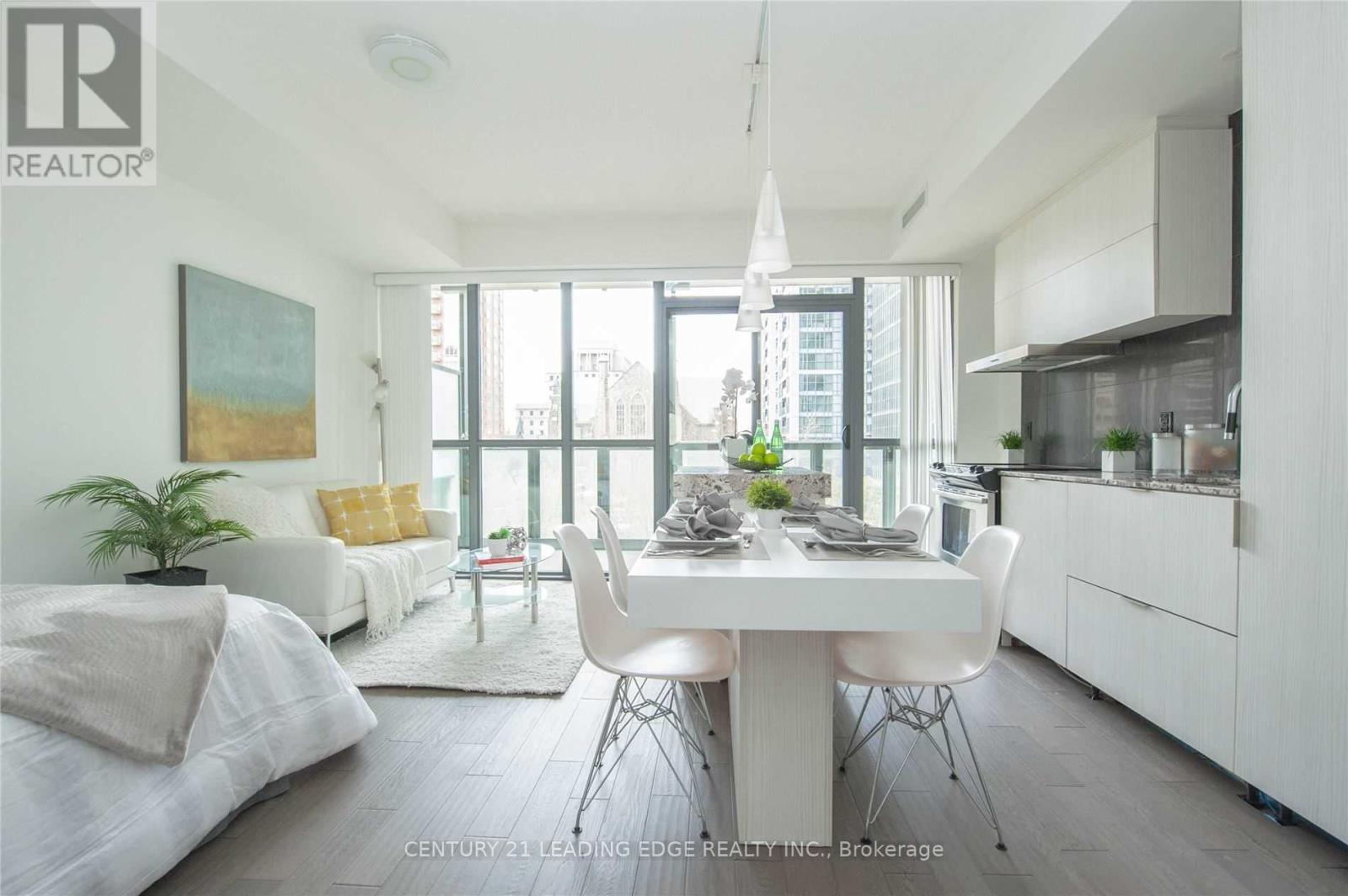 509 - 101 Charles Street E, Toronto, Ontario  M4Y 1V2 - Photo 3 - C12438493