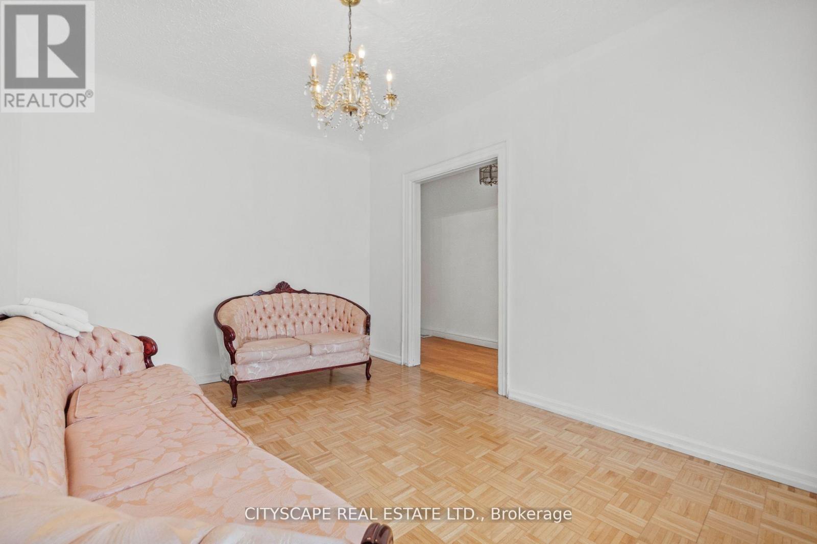 92 Bellwoods Avenue, Toronto, Ontario  M6J 2P4 - Photo 10 - C12438511