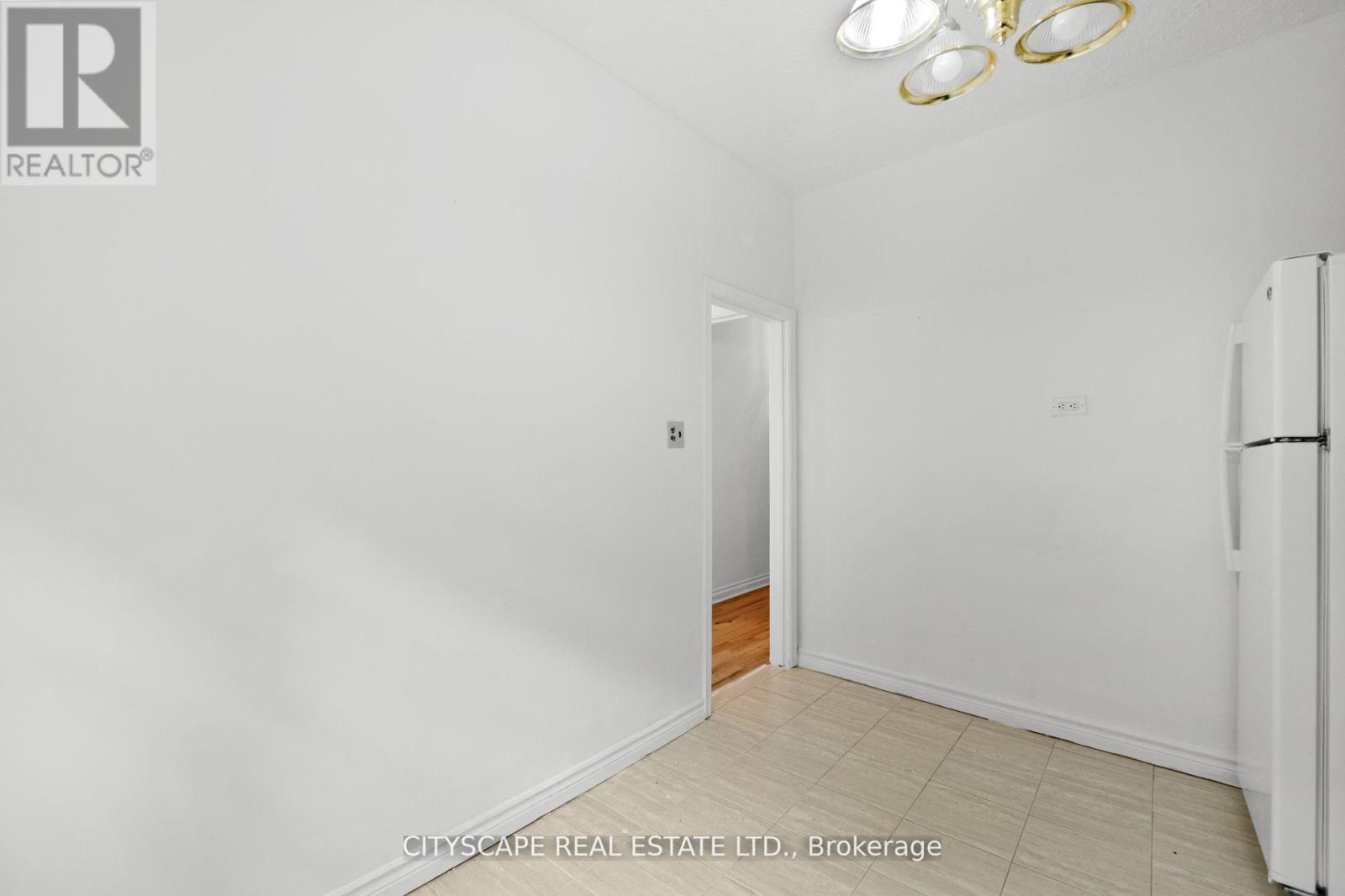 92 Bellwoods Avenue, Toronto, Ontario  M6J 2P4 - Photo 16 - C12438511