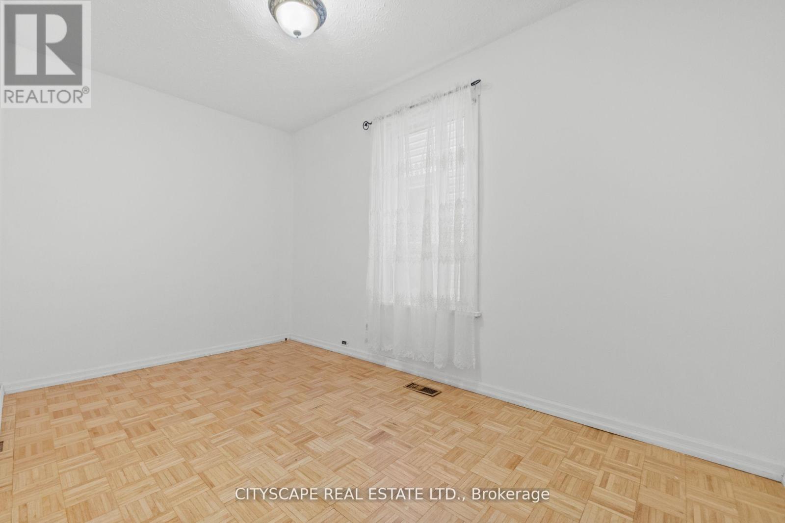 92 Bellwoods Avenue, Toronto, Ontario  M6J 2P4 - Photo 19 - C12438511