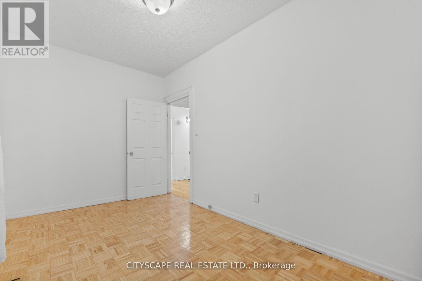 92 Bellwoods Avenue, Toronto, Ontario  M6J 2P4 - Photo 20 - C12438511