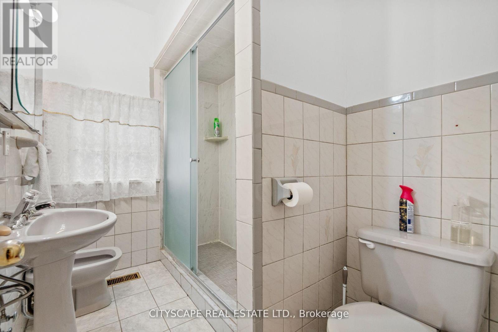 92 Bellwoods Avenue, Toronto, Ontario  M6J 2P4 - Photo 21 - C12438511
