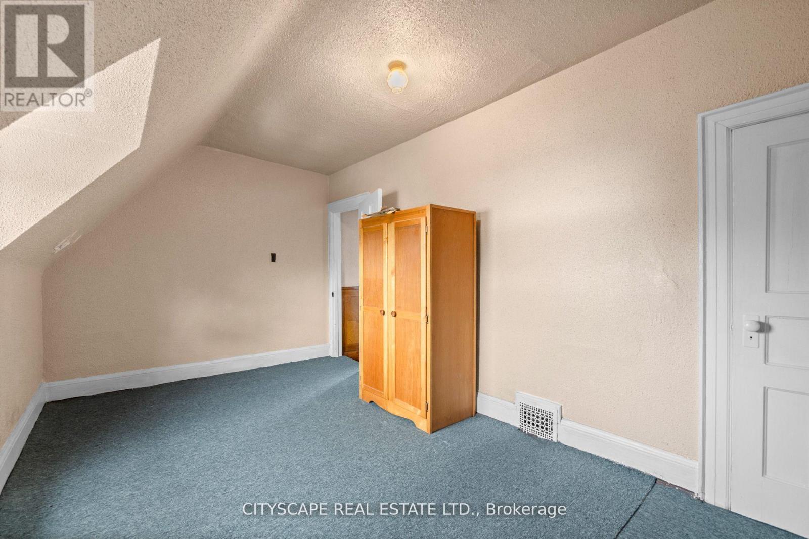 92 Bellwoods Avenue, Toronto, Ontario  M6J 2P4 - Photo 35 - C12438511