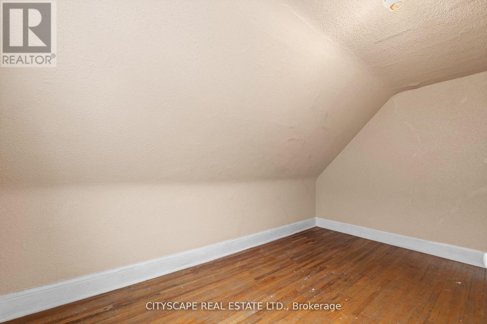 92 Bellwoods Avenue, Toronto, Ontario  M6J 2P4 - Photo 36 - C12438511