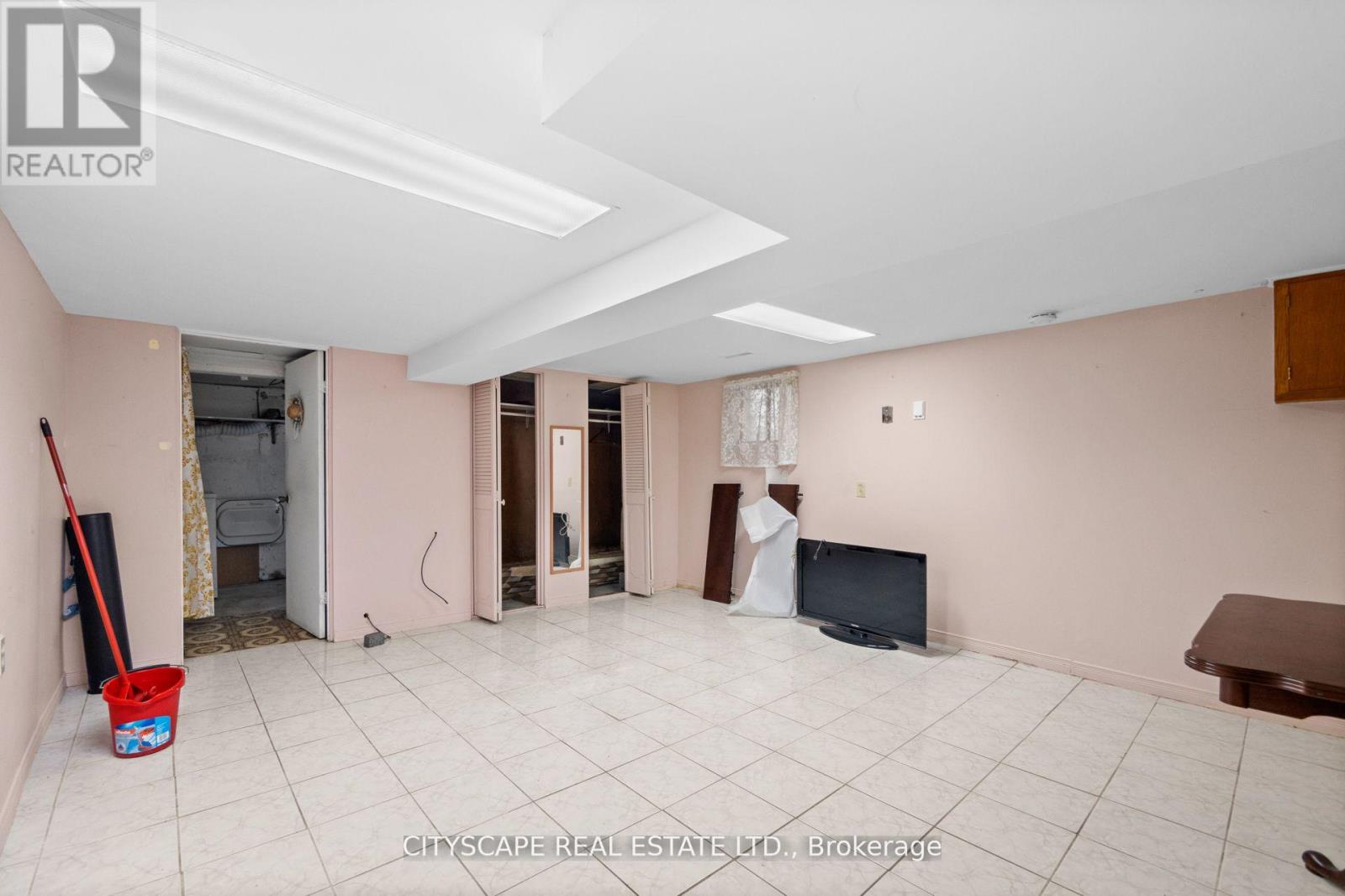 92 Bellwoods Avenue, Toronto, Ontario  M6J 2P4 - Photo 38 - C12438511