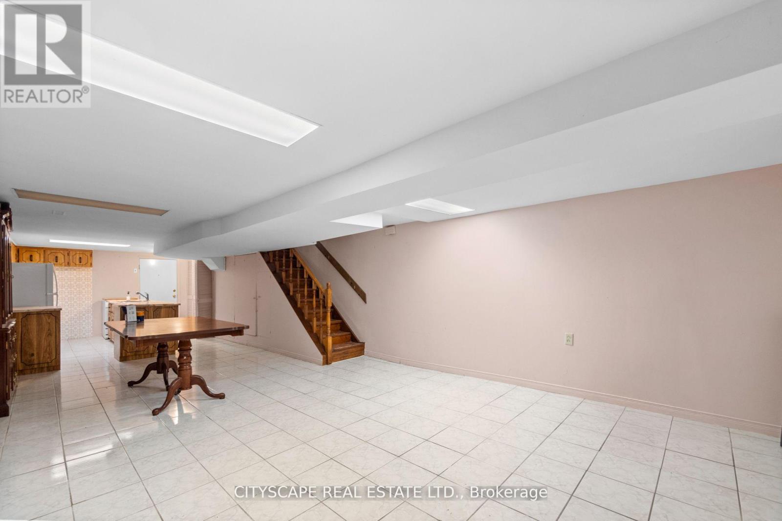 92 Bellwoods Avenue, Toronto, Ontario  M6J 2P4 - Photo 39 - C12438511