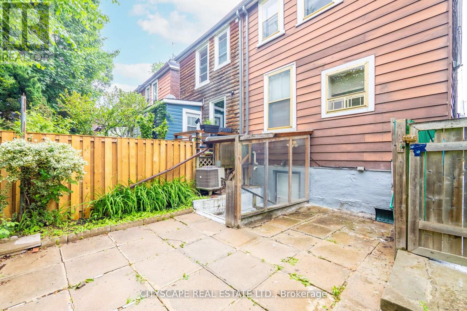 92 Bellwoods Avenue, Toronto, Ontario  M6J 2P4 - Photo 49 - C12438511
