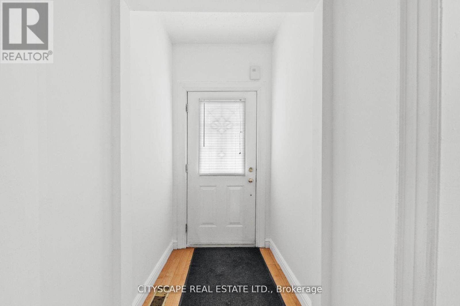 92 Bellwoods Avenue, Toronto, Ontario  M6J 2P4 - Photo 7 - C12438511