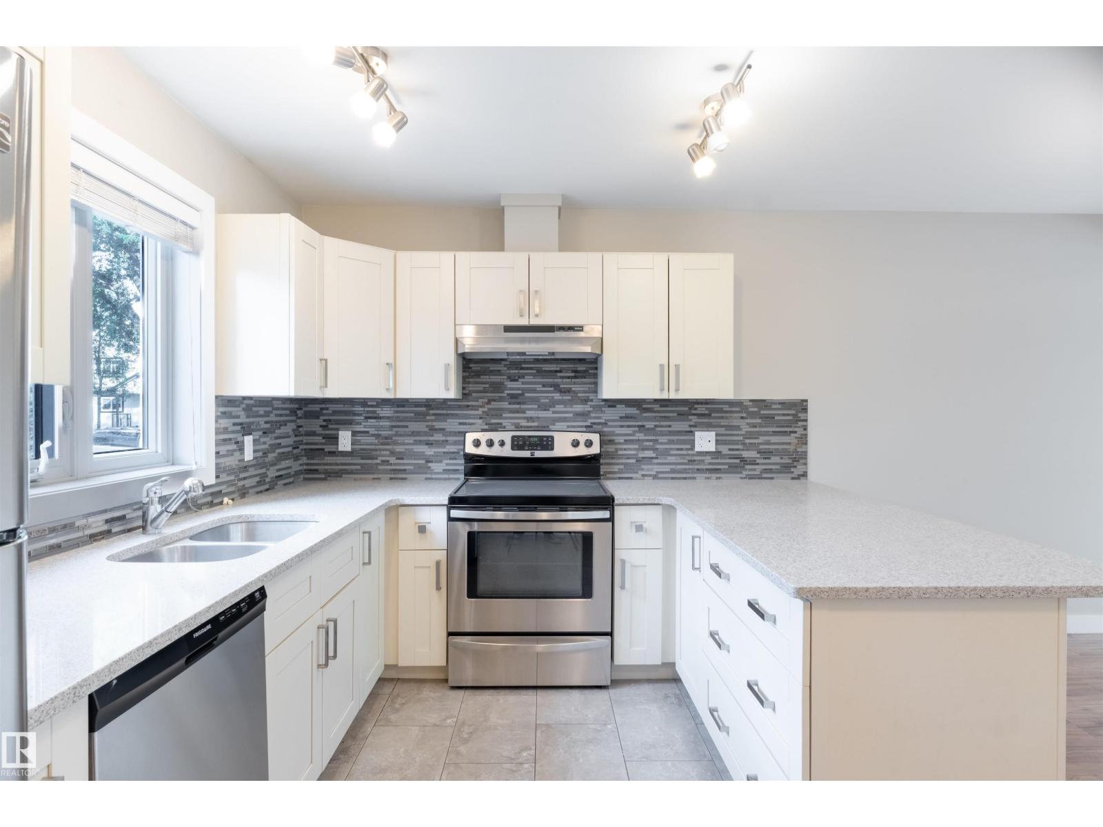 10204 113 Av Nw, Edmonton, Alberta  T5G 0W9 - Photo 9 - E4457883