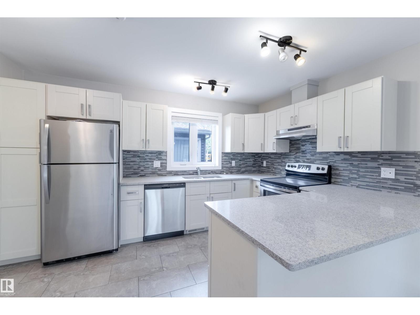 10204 113 Av Nw, Edmonton, Alberta  T5G 0W9 - Photo 8 - E4457883