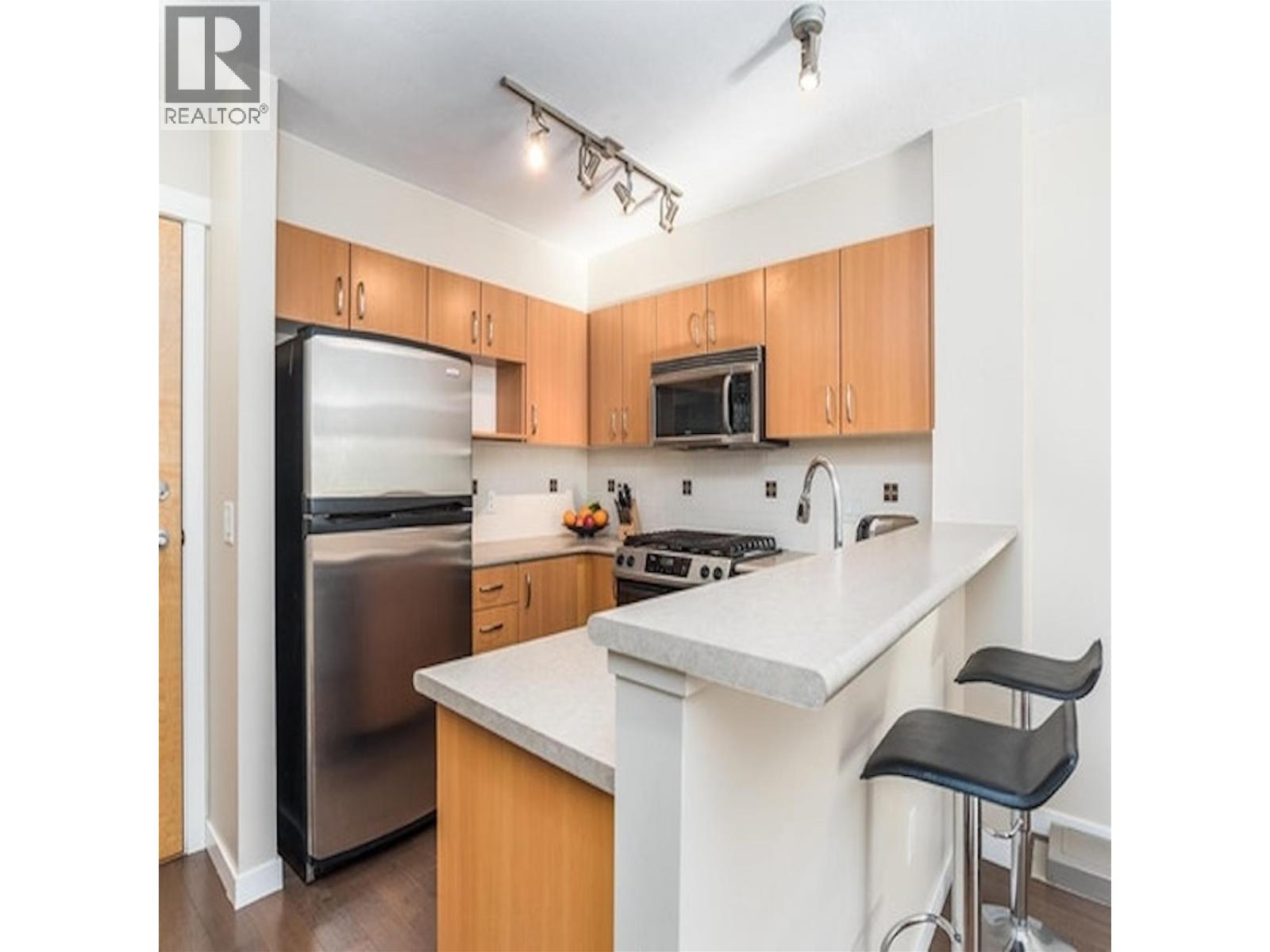 413 801 KLAHANIE DRIVE, Port Moody, British Columbia