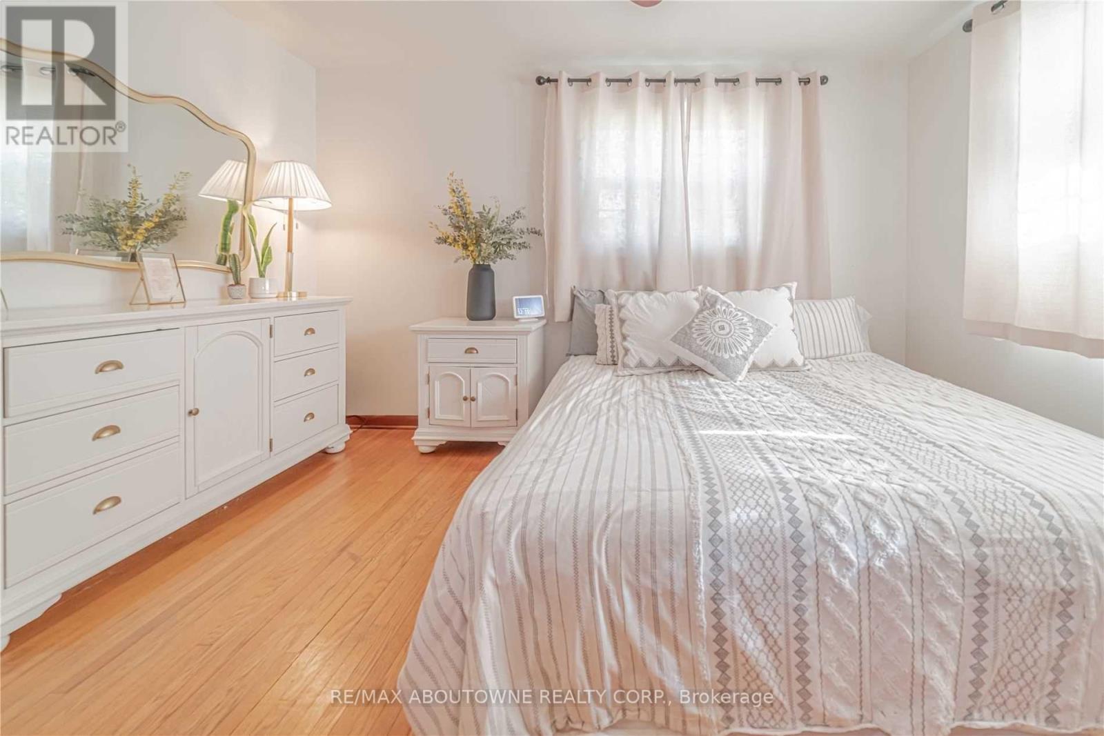 120 Northview Avenue, Whitby, Ontario  L1N 2G7 - Photo 10 - E12438436