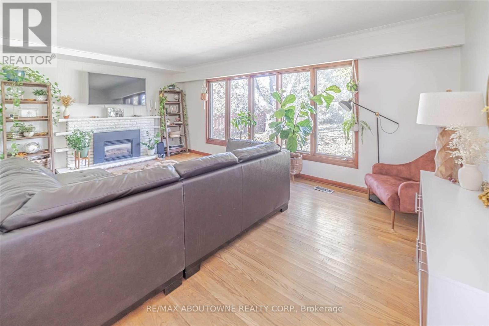 120 Northview Avenue, Whitby, Ontario  L1N 2G7 - Photo 15 - E12438436