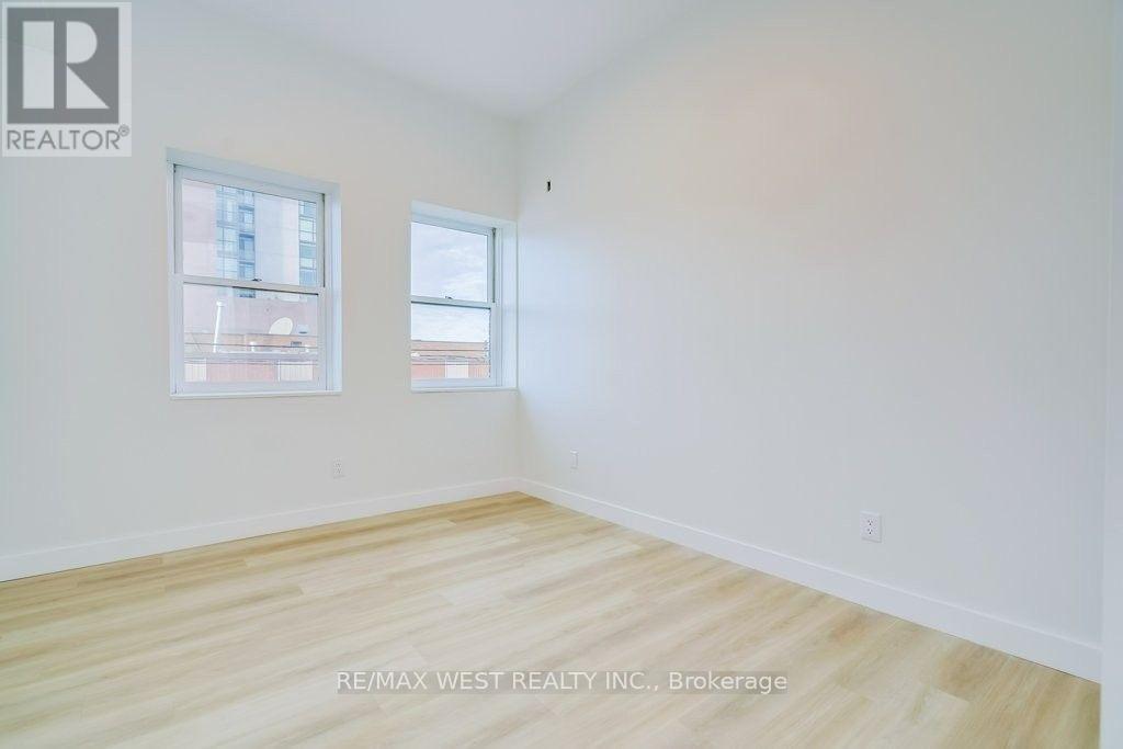 202 - 2083 Danforth Avenue, Toronto, Ontario  M4C 1K1 - Photo 5 - E12438485