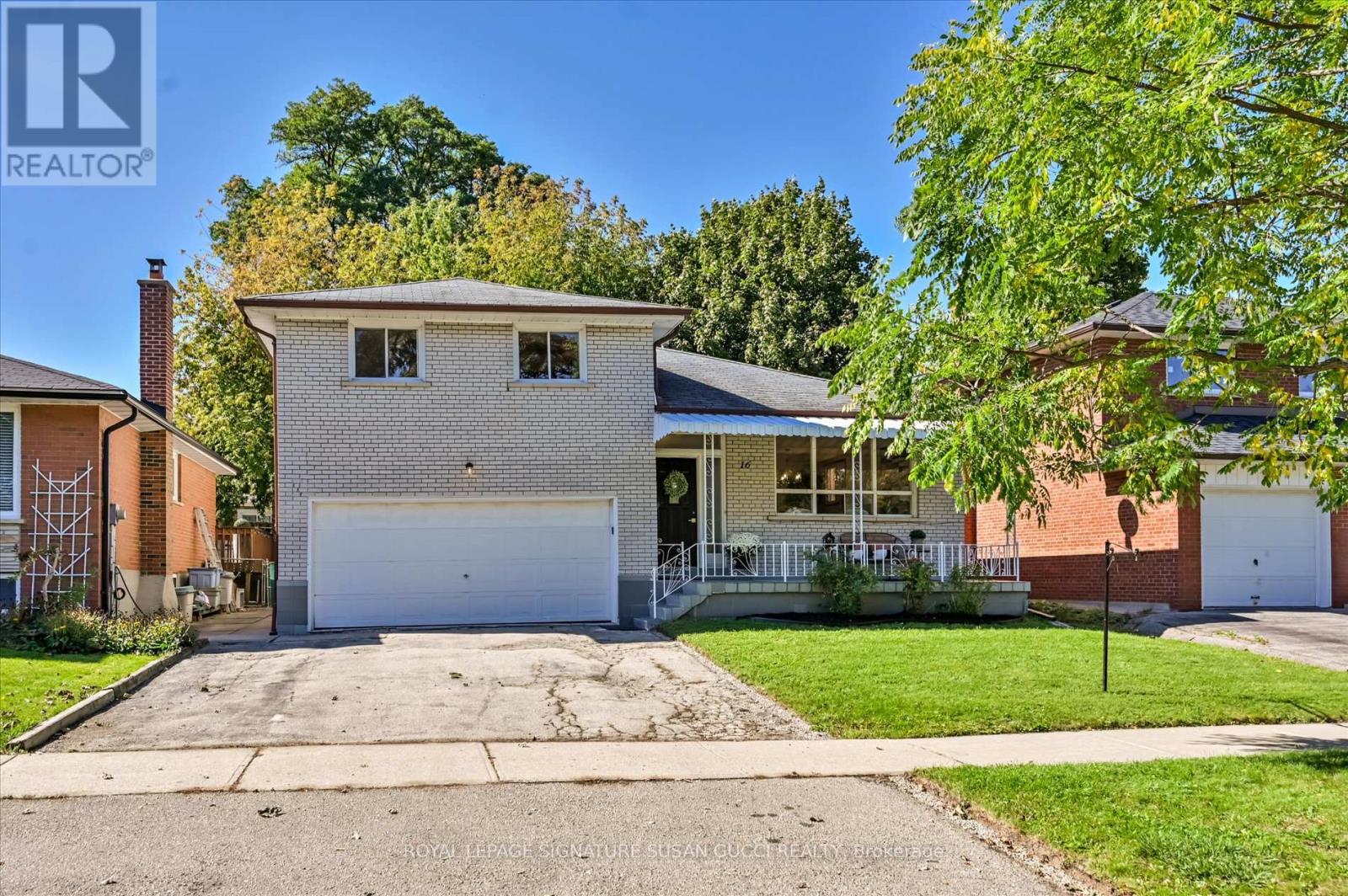 16 MUNFORD CRESCENT, Toronto, Ontario