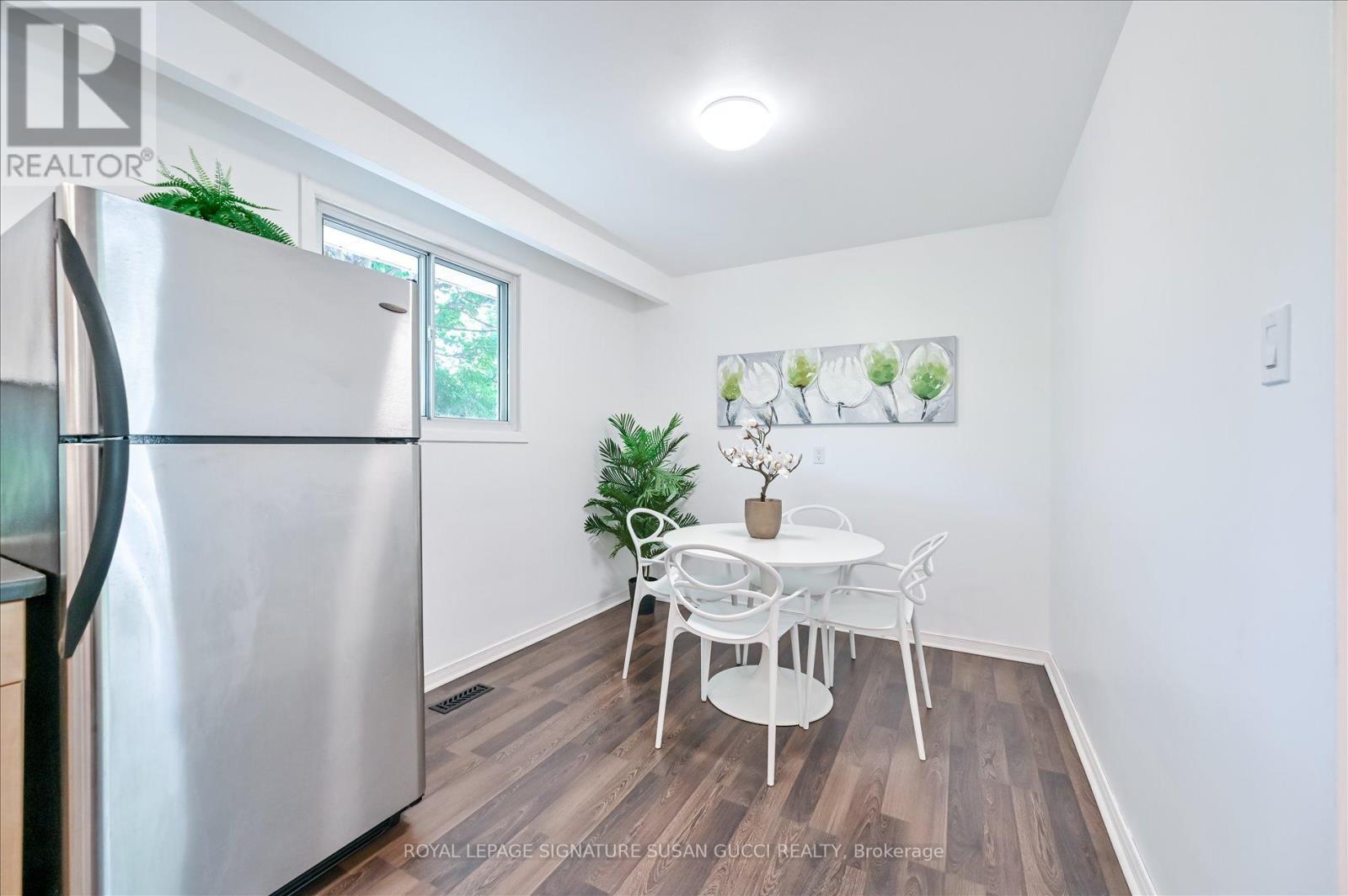 16 Munford Crescent, Toronto, Ontario  M4B 1C1 - Photo 14 - E12438560