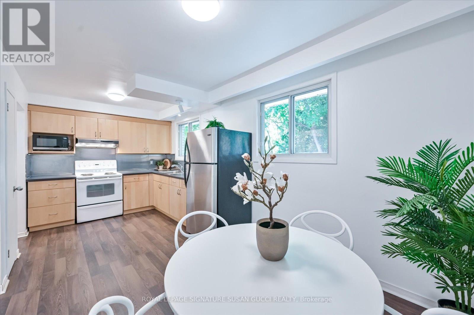 16 Munford Crescent, Toronto, Ontario  M4B 1C1 - Photo 15 - E12438560