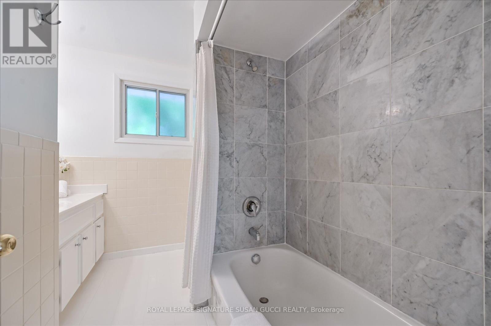 16 Munford Crescent, Toronto, Ontario  M4B 1C1 - Photo 23 - E12438560