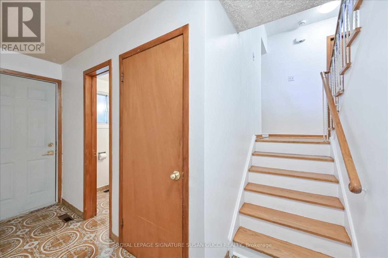 16 Munford Crescent, Toronto, Ontario  M4B 1C1 - Photo 25 - E12438560