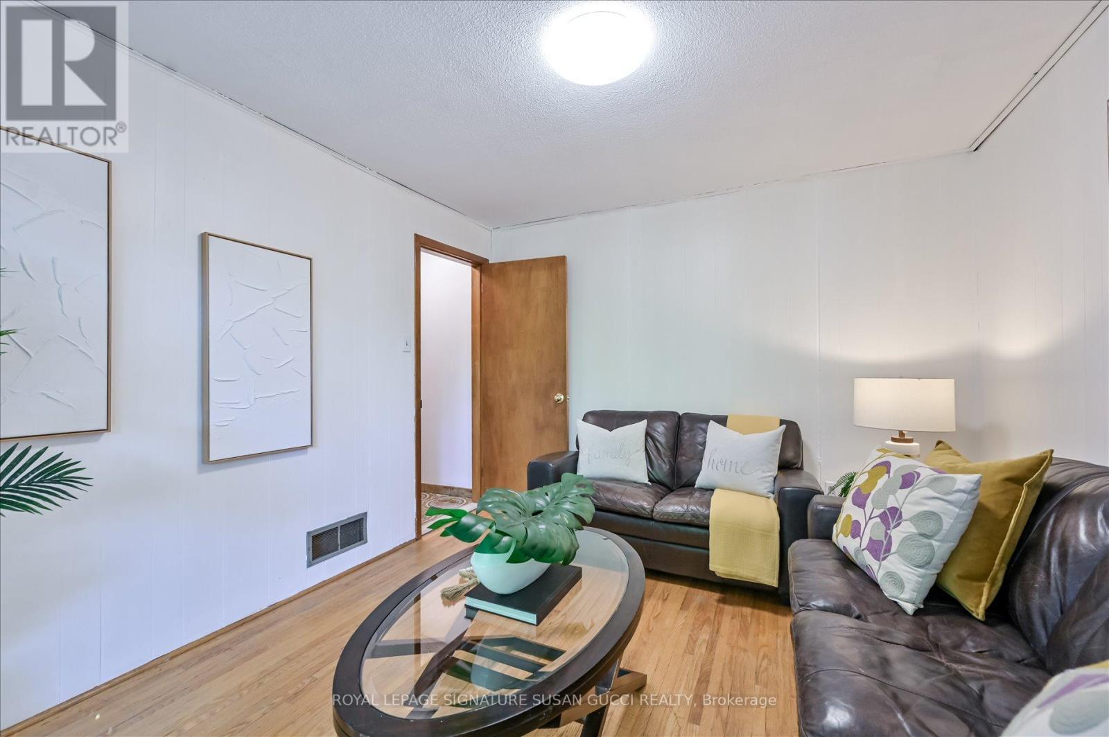 16 Munford Crescent, Toronto, Ontario  M4B 1C1 - Photo 28 - E12438560