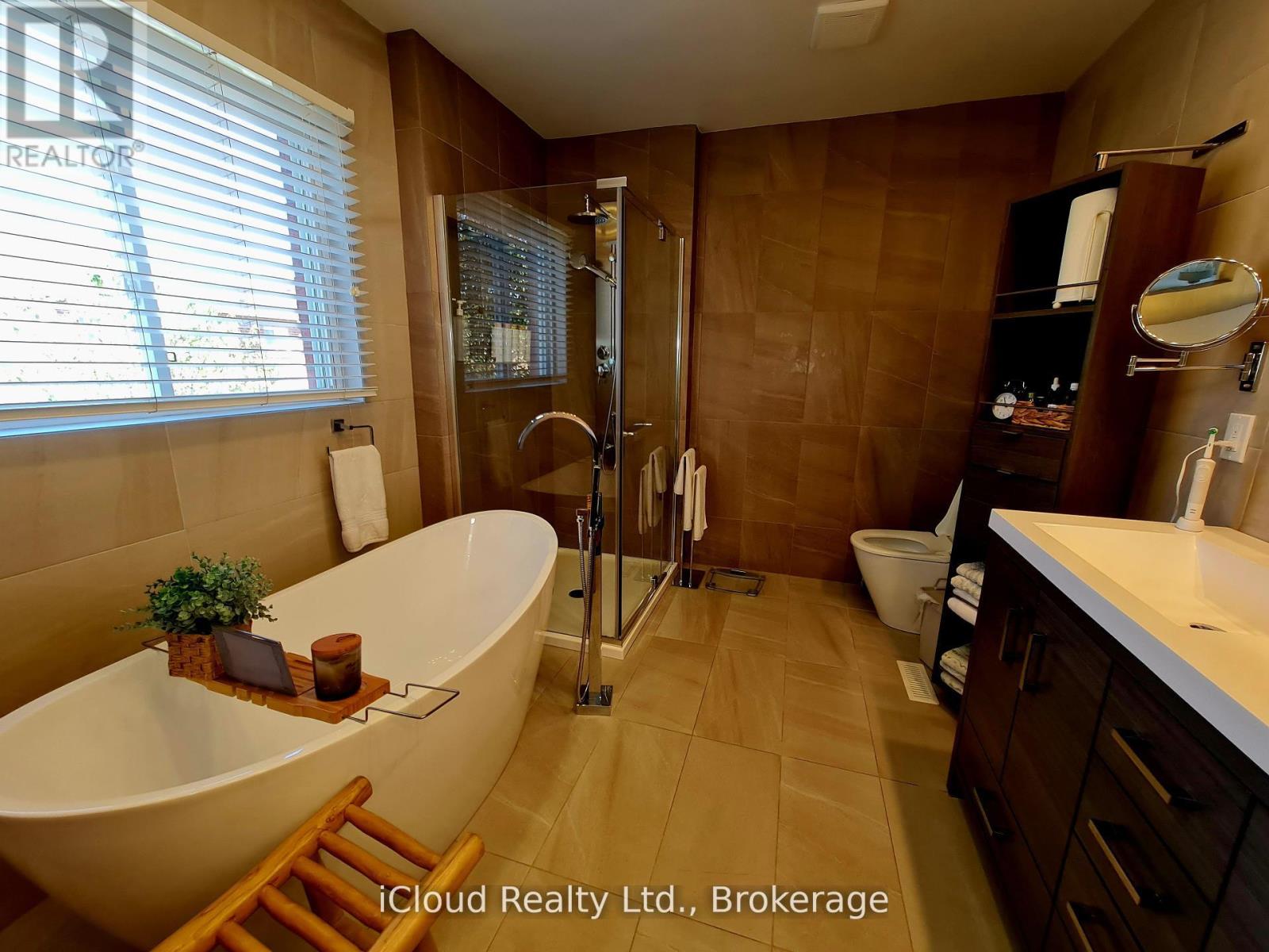 22 Fallgate Drive, Brampton, Ontario  L6X 0R5 - Photo 30 - W12437743