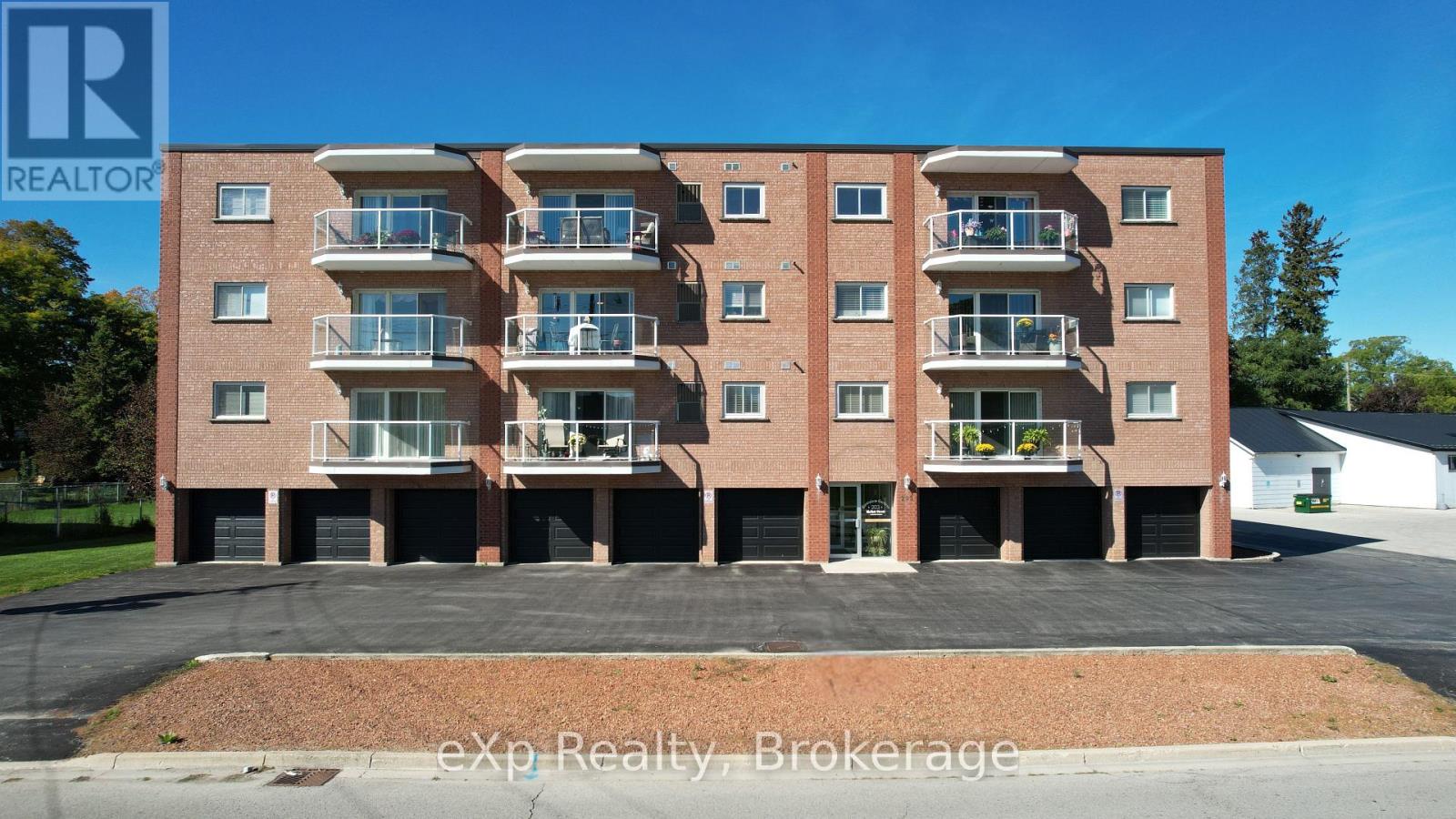 405 - 203 MCNAB STREET, Brockton, Ontario