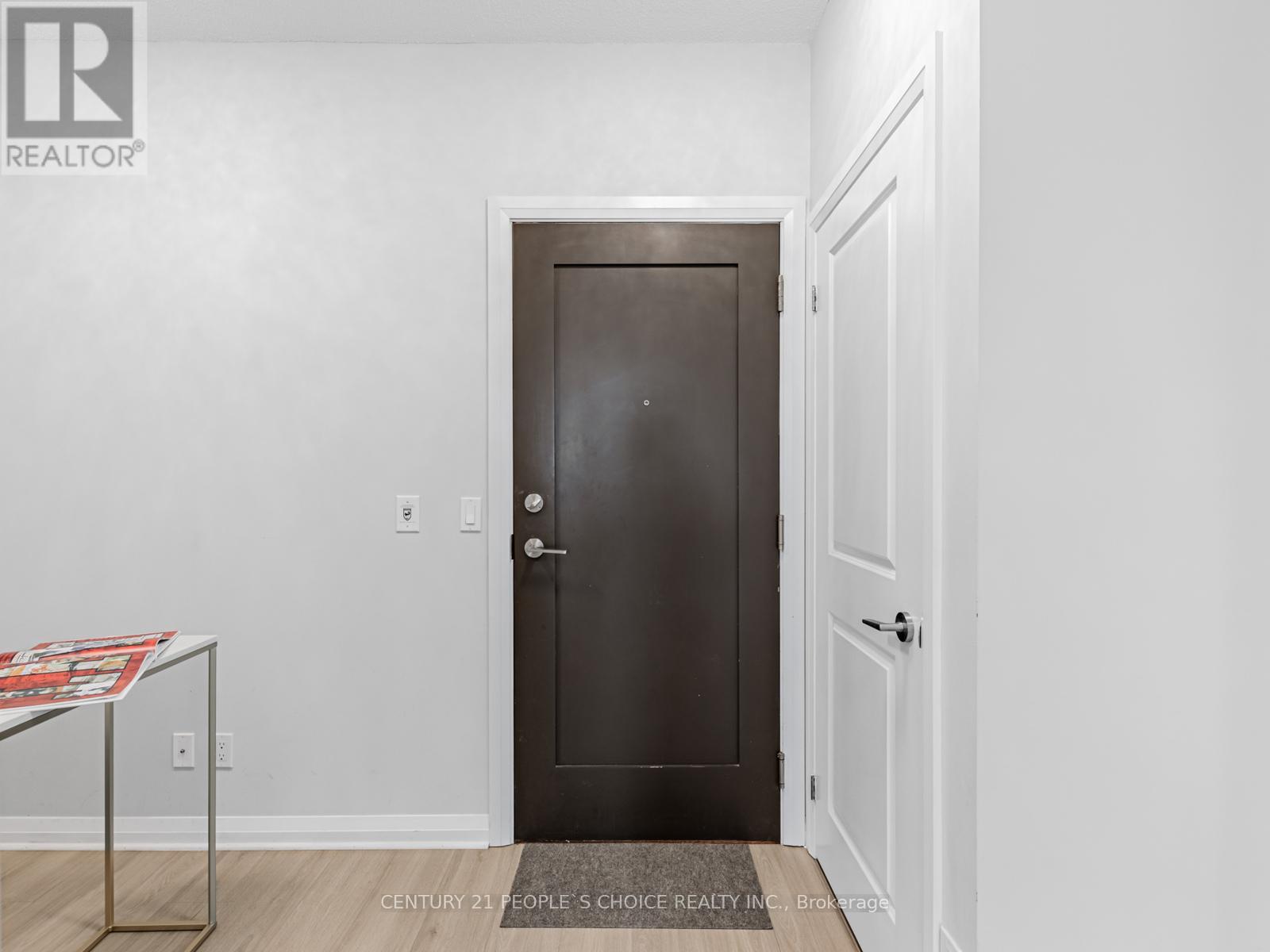 1403 - 75 Eglinton Avenue W, Mississauga, Ontario  L5R 1B2 - Photo 3 - W12438446