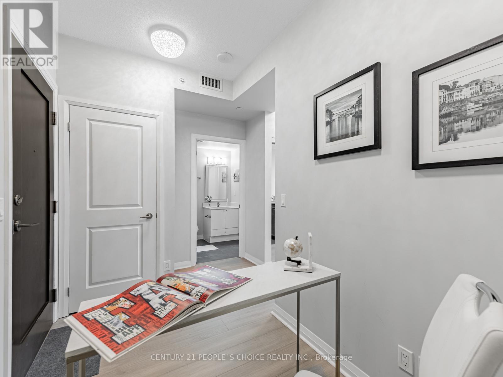 1403 - 75 Eglinton Avenue W, Mississauga, Ontario  L5R 1B2 - Photo 6 - W12438446