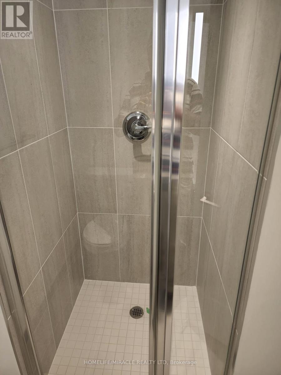 2433 - 5 Mabelle Avenue, Toronto, Ontario  M9A 4Y1 - Photo 2 - W12438487