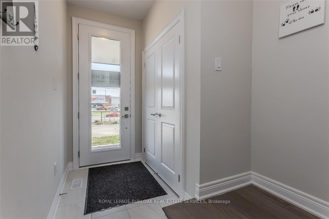52 - 2273 Turnberry Road, Burlington, Ontario  L7M 2B2 - Photo 3 - W12438505