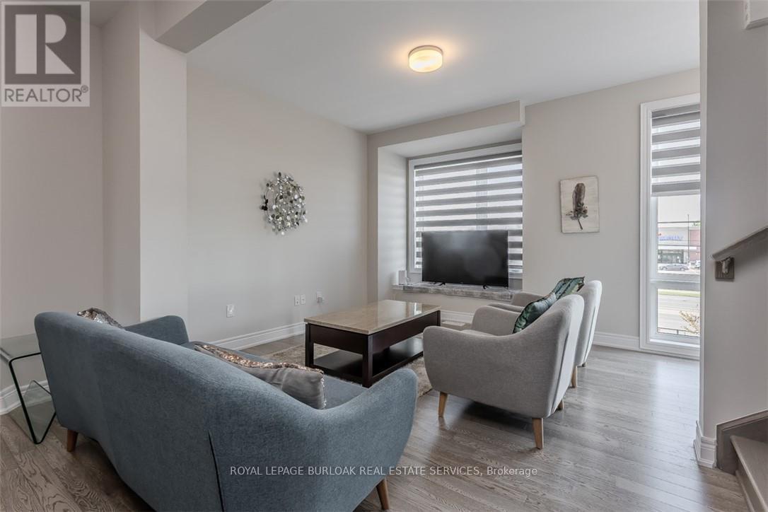 52 - 2273 Turnberry Road, Burlington, Ontario  L7M 2B2 - Photo 4 - W12438505
