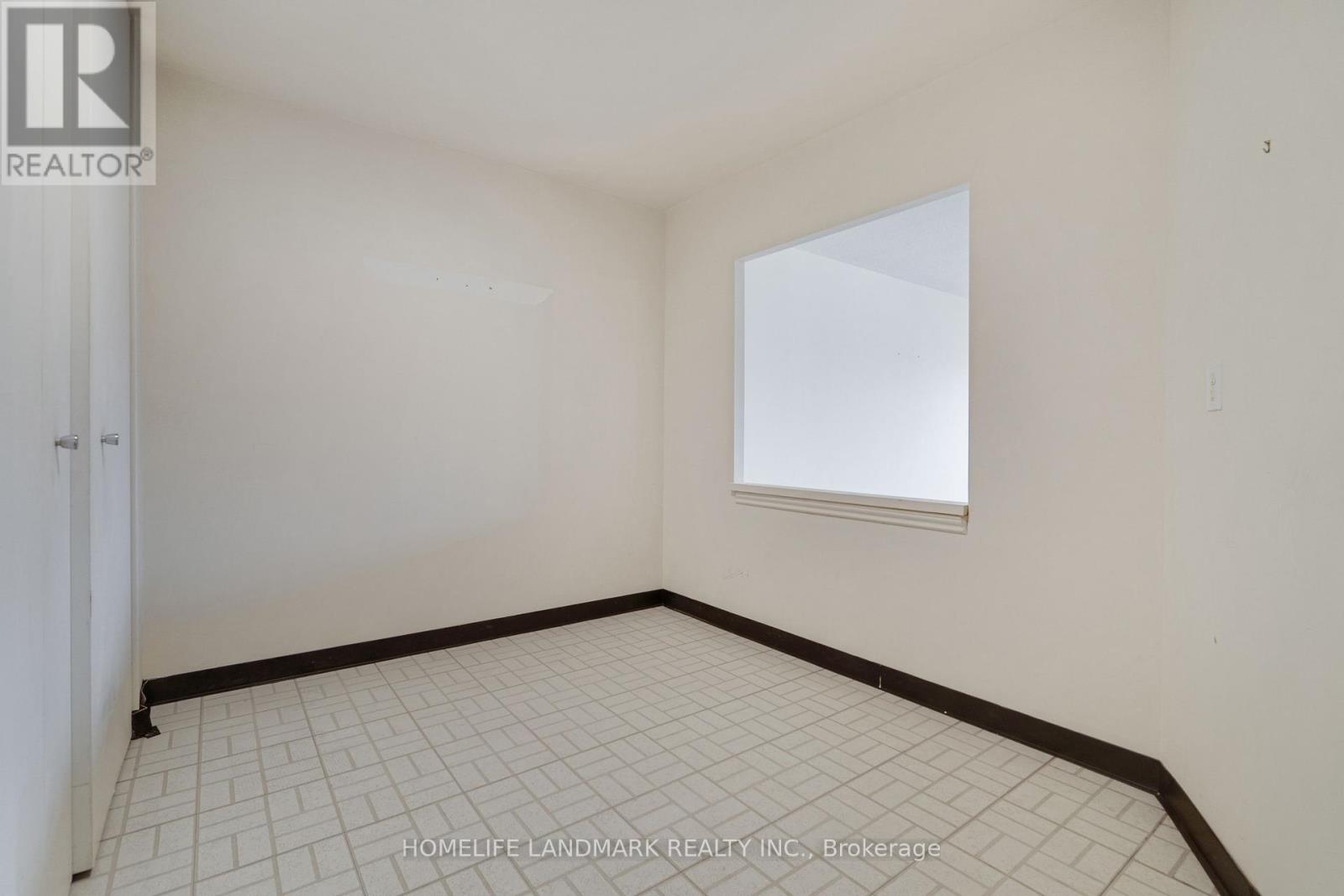 910 - 50 Elm Drive E, Mississauga, Ontario  L5A 3X2 - Photo 16 - W12438506