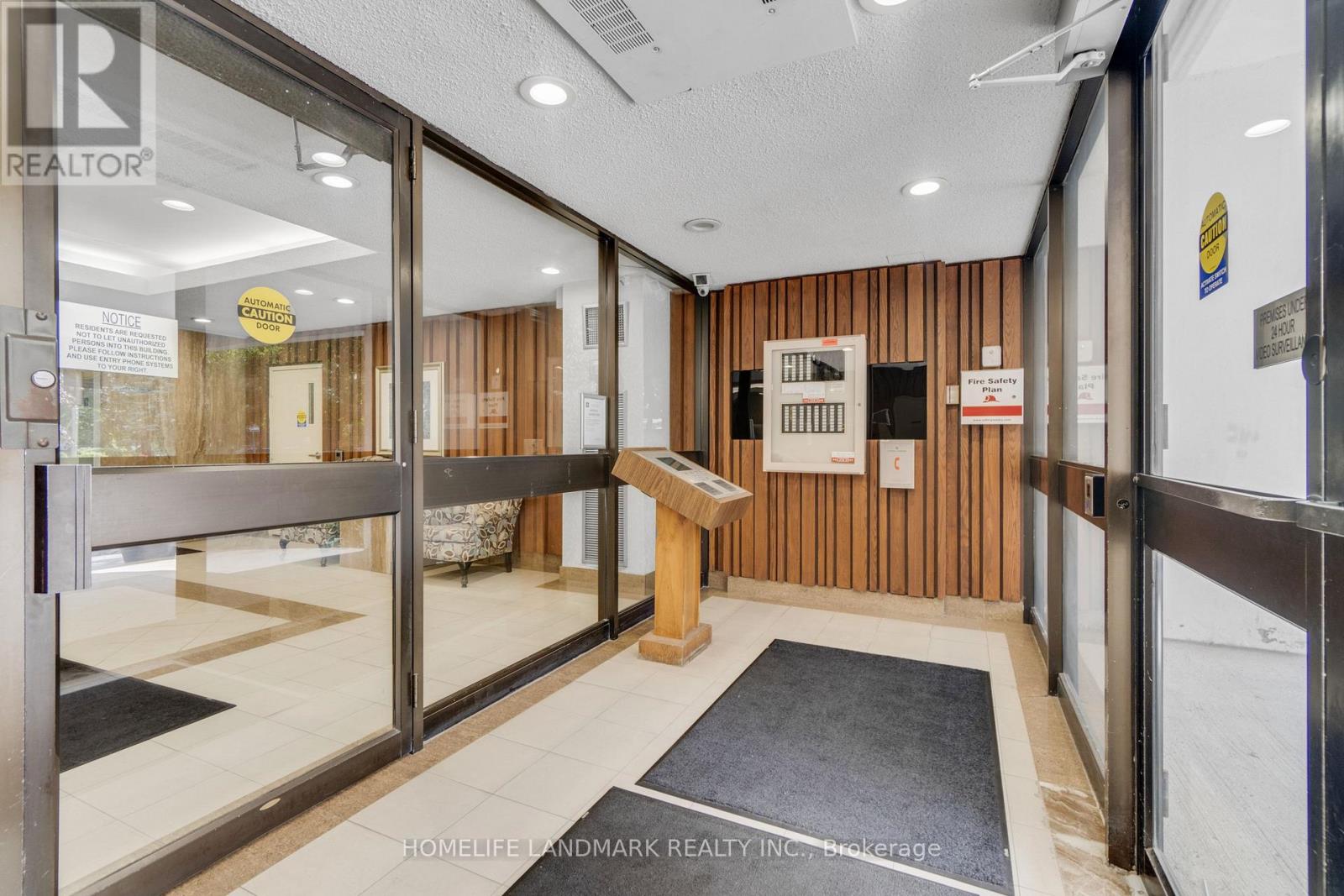 910 - 50 Elm Drive E, Mississauga, Ontario  L5A 3X2 - Photo 2 - W12438506