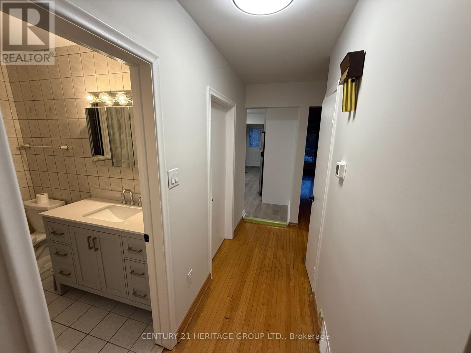 1 - 36 Arkley Crescent, Toronto, Ontario  M9R 3S3 - Photo 11 - W12438530