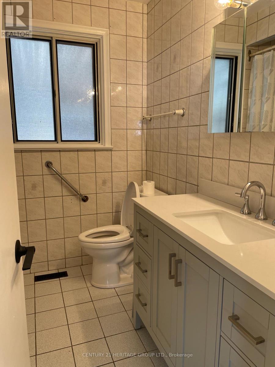 1 - 36 Arkley Crescent, Toronto, Ontario  M9R 3S3 - Photo 12 - W12438530