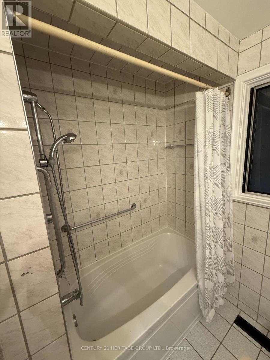 1 - 36 Arkley Crescent, Toronto, Ontario  M9R 3S3 - Photo 13 - W12438530
