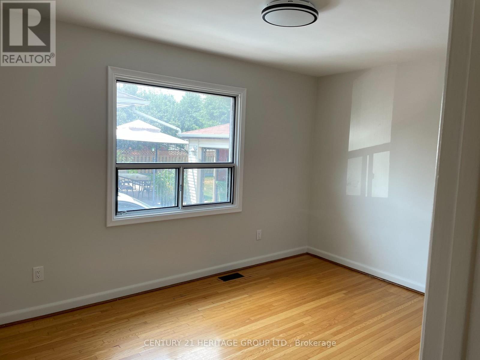 1 - 36 Arkley Crescent, Toronto, Ontario  M9R 3S3 - Photo 15 - W12438530