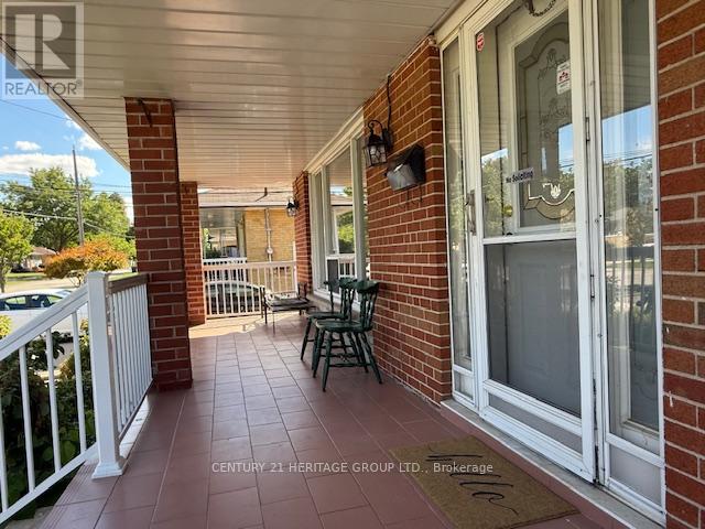 1 - 36 Arkley Crescent, Toronto, Ontario  M9R 3S3 - Photo 3 - W12438530