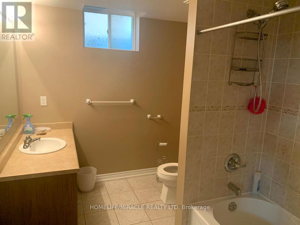 9 Ballyhaise Crescent, Brampton, Ontario  L6X 0Y2 - Photo 10 - W12438538